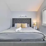 Modern Poconos Central Cozy 5Br Home Game Room