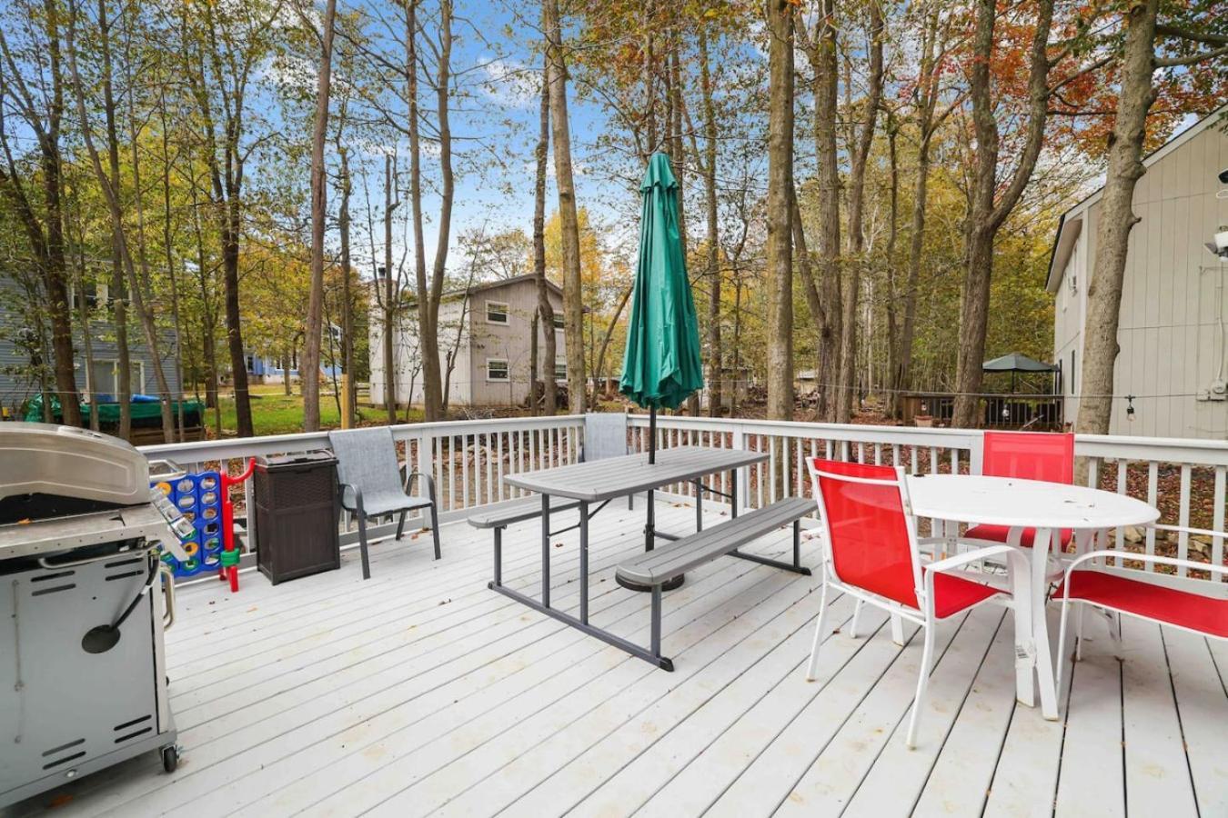 Modern Poconos Cozy 5br Game Tobyhanna